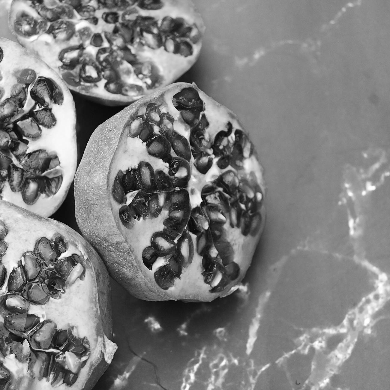 Pomegranate Seed Oil in Skin Care: Nature’s Power Fruit for Radiant Skin